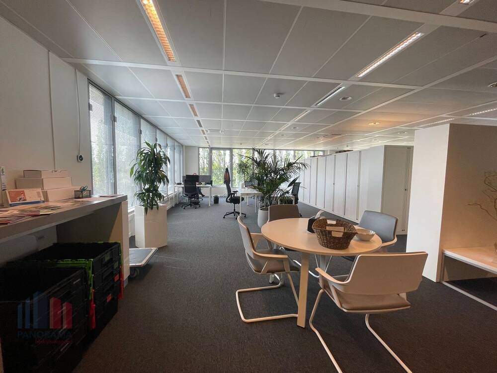 Handelszaak te huur in Gentbrugge 9050 4069.00€ slaapkamers 30.00m² - Zoekertje 576777