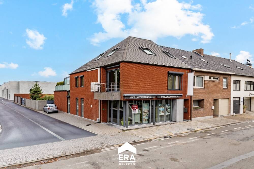Handelszaak te koop in Eeklo 9900 649000.00€ 3 slaapkamers 383.00m² - Zoekertje 578476