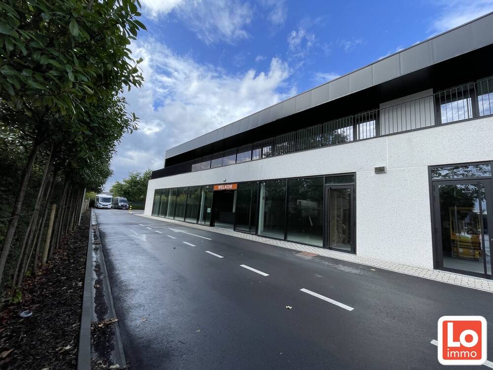 Handelszaak te huur in Lochristi 9080 8800.00€ slaapkamers m² - Zoekertje 578225