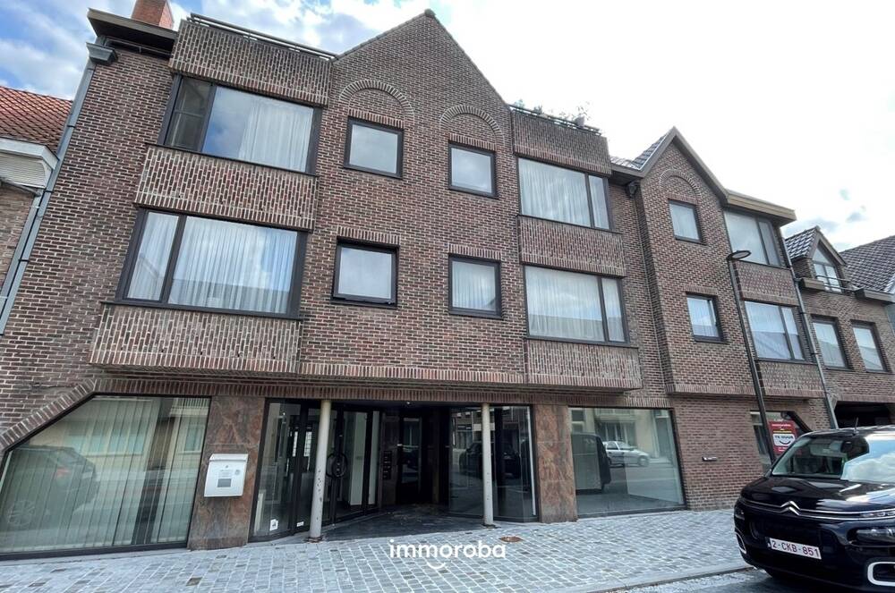 Handelszaak te  huur in Nazareth 9810 895.00€  slaapkamers m² - Zoekertje 579277