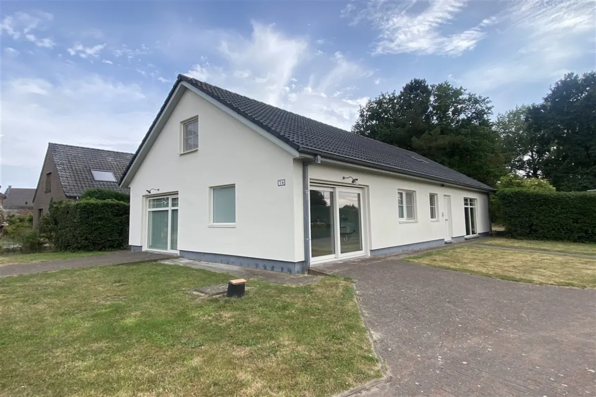 Bungalow te  huur in Stekene 9190 3000.00€ 6 slaapkamers m² - Zoekertje 579742