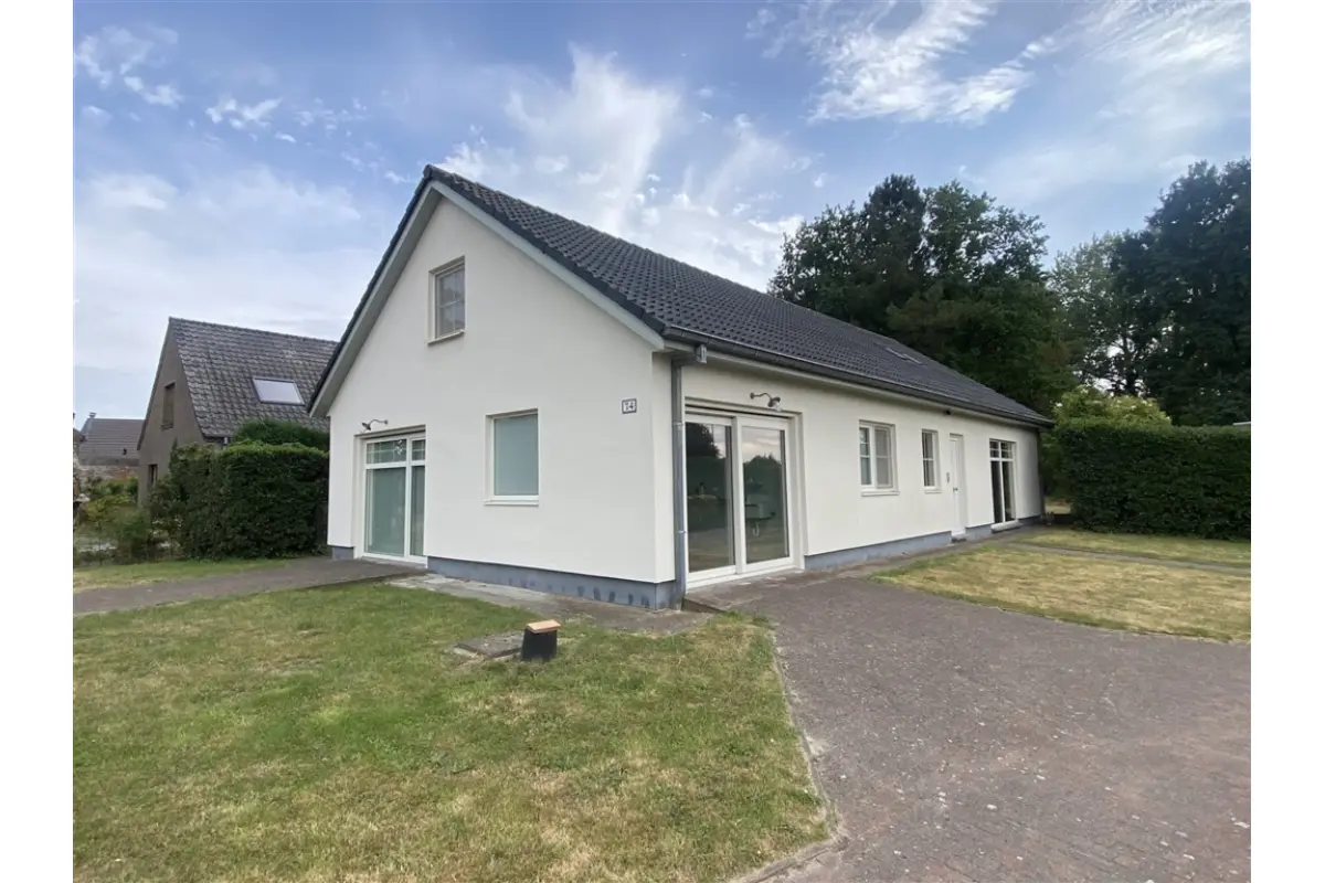 Huis te  huur in Stekene 9190 3000.00€ 6 slaapkamers m² - Zoekertje 579742