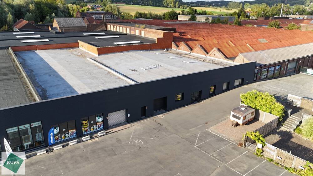 Handelszaak te  huur in Ronse 9600 4750.00€  slaapkamers 1650.00m² - Zoekertje 580502