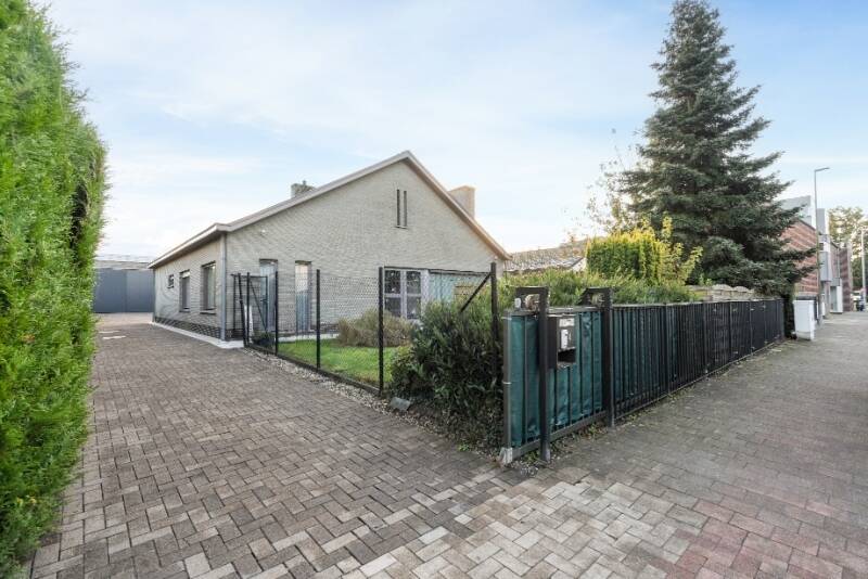 Huis te  koop in Zele 9240 490000.00€ 3 slaapkamers m² - Zoekertje 579598