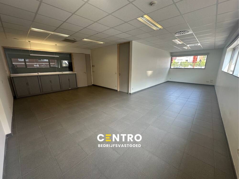 Handelszaak te  huur in Knesselare 9910 595.00€  slaapkamers 78.00m² - Zoekertje 582316
