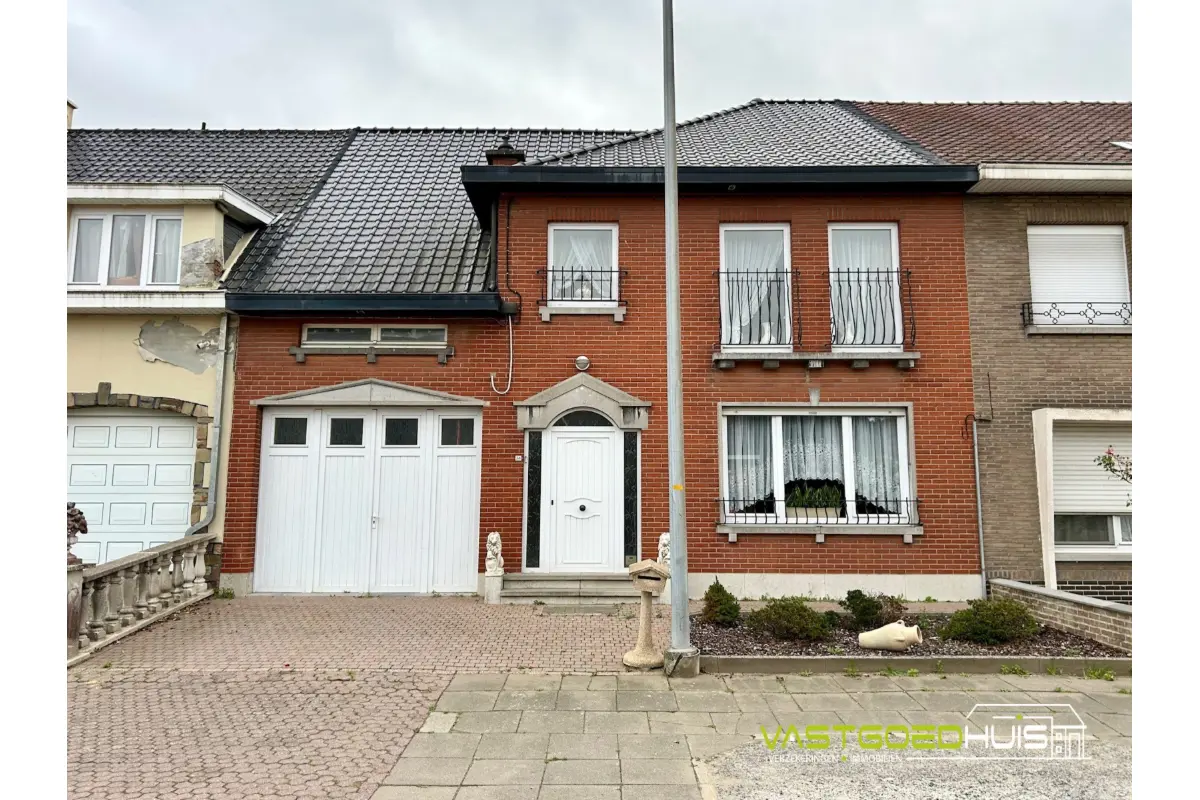 Huis te  koop in Pollare 9401 344000.00€ 4 slaapkamers 242.00m² - Zoekertje 581328