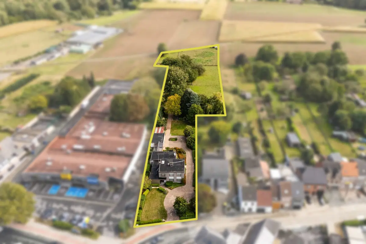 Huis te  koop in Outer 9406 749000.00€ 5 slaapkamers 315.00m² - Zoekertje 580774