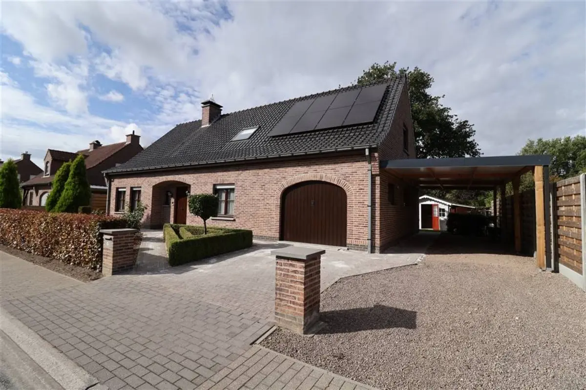 Huis te  in Boekhoute 9961 1100.00€ 3 slaapkamers 200.00m² - Zoekertje 608797