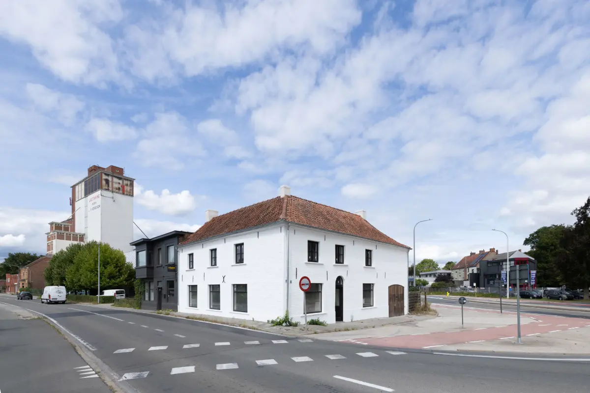 Handelszaak te  koop in Zomergem 9930 400000.00€  slaapkamers 318.00m² - Zoekertje 612882