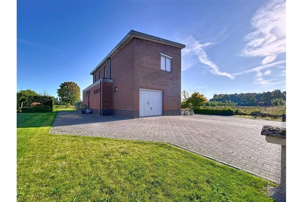 Huis te  koop in Sint-Pauwels 9170 370000.00€ 4 slaapkamers 214.00m² - Zoekertje 586627