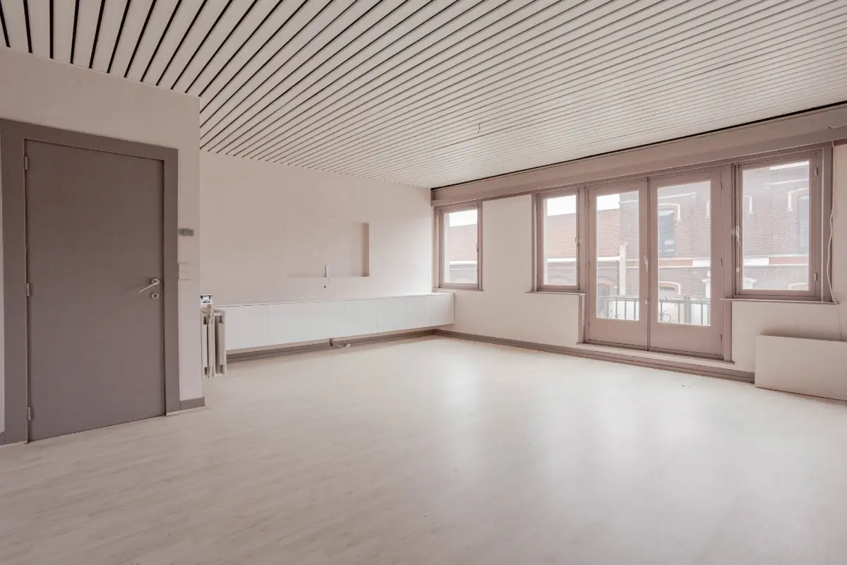 Mixgebouw te  koop in Oostakker 9041 350000.00€ 2 slaapkamers 248.00m² - Zoekertje 586149