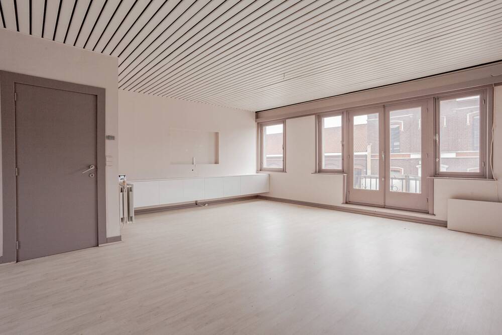 Mixgebouw te  koop in Oostakker 9041 350000.00€ 2 slaapkamers 248.00m² - Zoekertje 586149