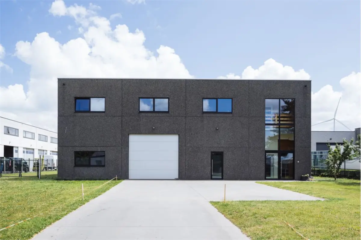 Handelszaak te  koop in Evergem 9940 1675000.00€ 4 slaapkamers m² - Zoekertje 586722