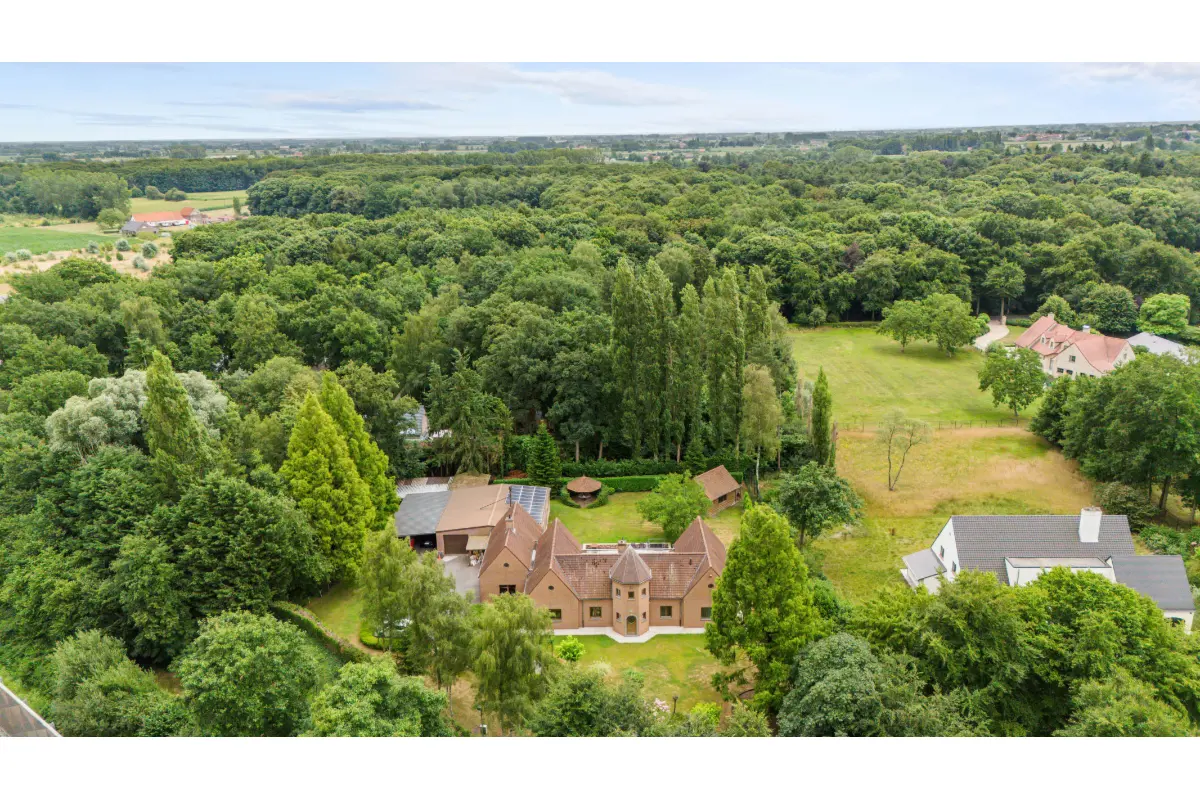 Huis te  koop in Aalter 9880 920000.00€ 4 slaapkamers 460.00m² - Zoekertje 588153