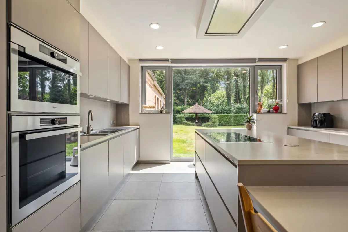 Handelszaak te  koop in Aalter 9880 0.00€  slaapkamers 460.00m² - Zoekertje 588152