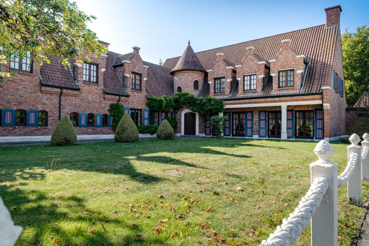 Huis te  koop in Aalter 9880 950000.00€ 7 slaapkamers 775.00m² - Zoekertje 587758