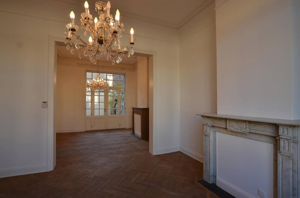 Huis te  huur in Gent 9000 1975.00€ 4 slaapkamers 246.00m² - Zoekertje 590268