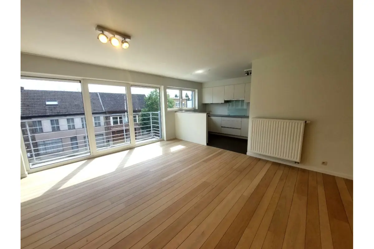 Appartement te  huur in Waarschoot 9950 990.00€ 3 slaapkamers 110.00m² - Zoekertje 592078
