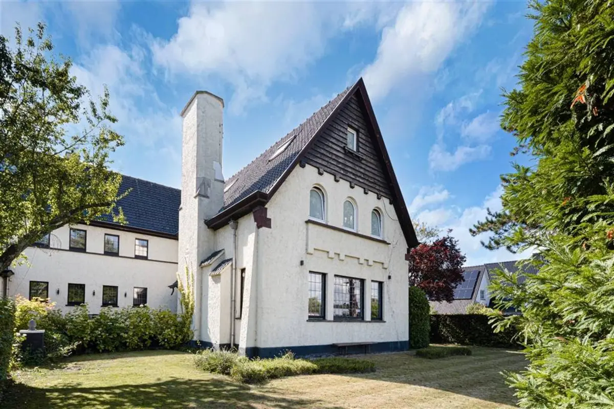 Handelszaak te  koop in Melle 9090 2395000.00€ 19 slaapkamers 1300.00m² - Zoekertje 591831
