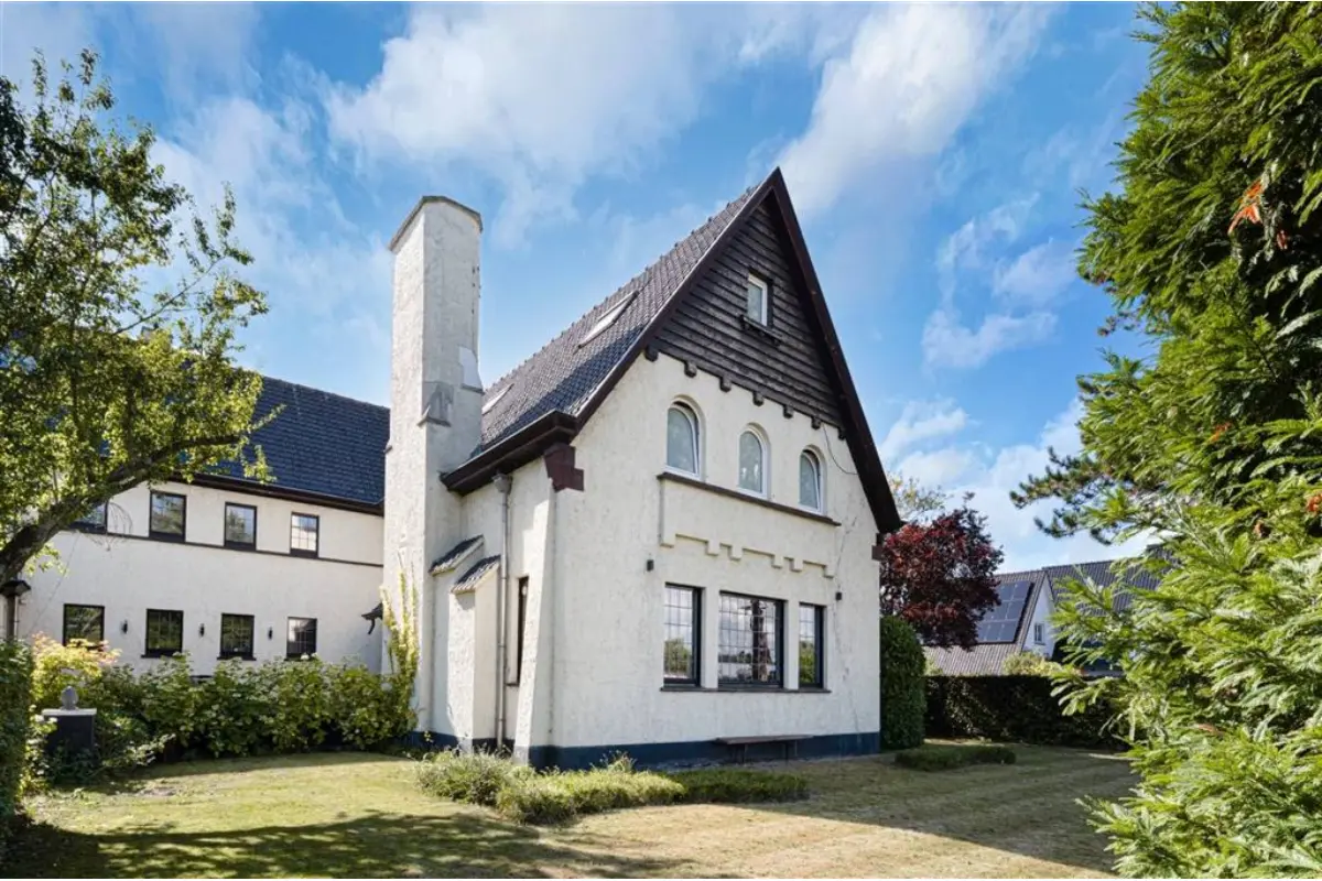 Handelszaak te  koop in Melle 9090 2395000.00€ 19 slaapkamers 1300.00m² - Zoekertje 591831