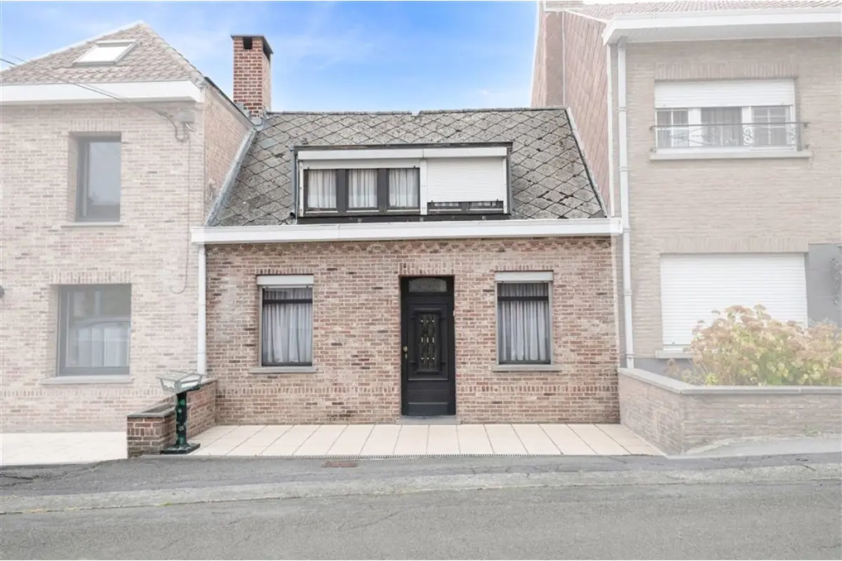 Huis te  koop in Viane 9500 138000.00€ 2 slaapkamers 105.00m² - Zoekertje 658567