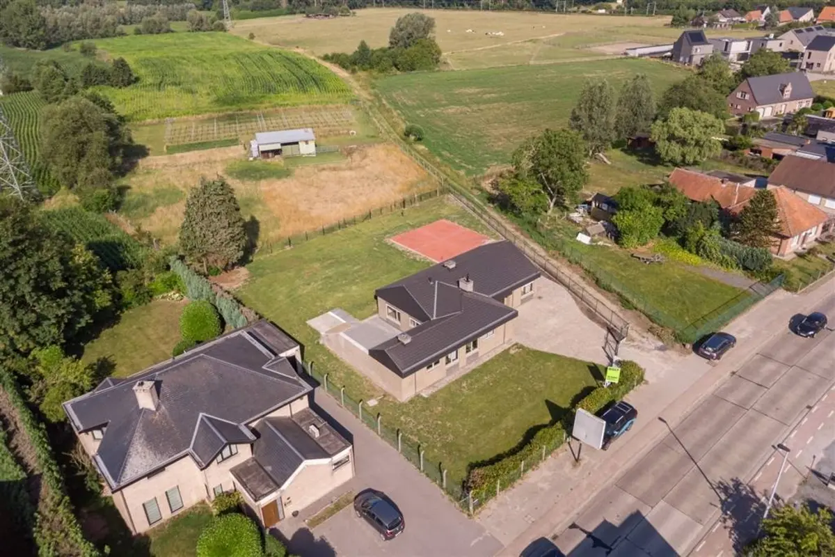 Villa te  koop in Waasmunster 9250 549000.00€ 2 slaapkamers 237.00m² - Zoekertje 594195