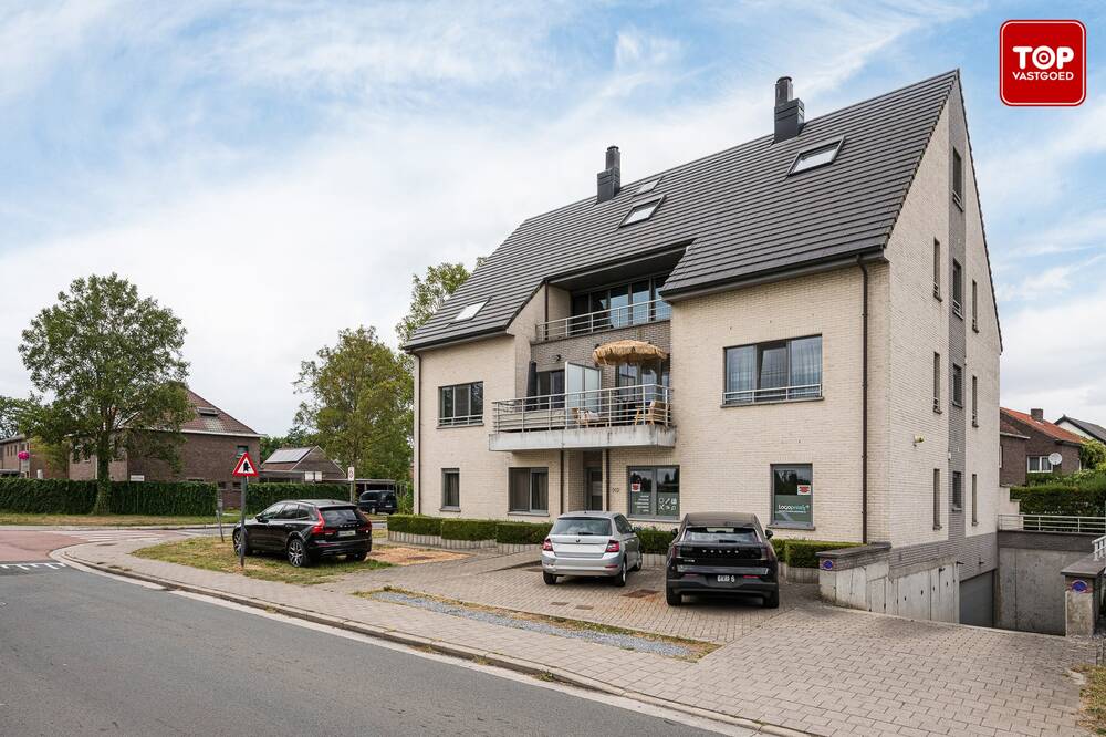 Appartement te koop in Oostakker 9041 399000.00€ 4 slaapkamers 235.00m² - Zoekertje 595601