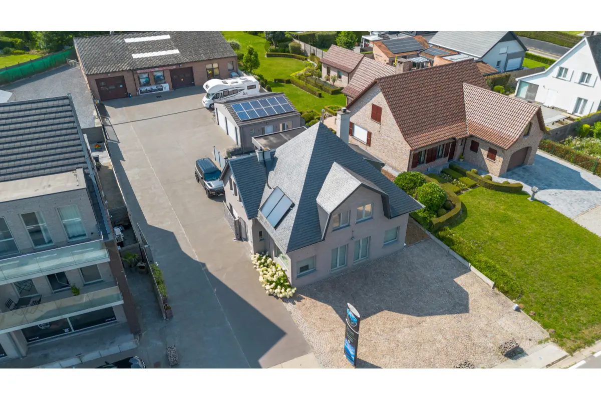 Handelszaak te  koop in Geraardsbergen 9500 999200.00€  slaapkamers 650.00m² - Zoekertje 596331