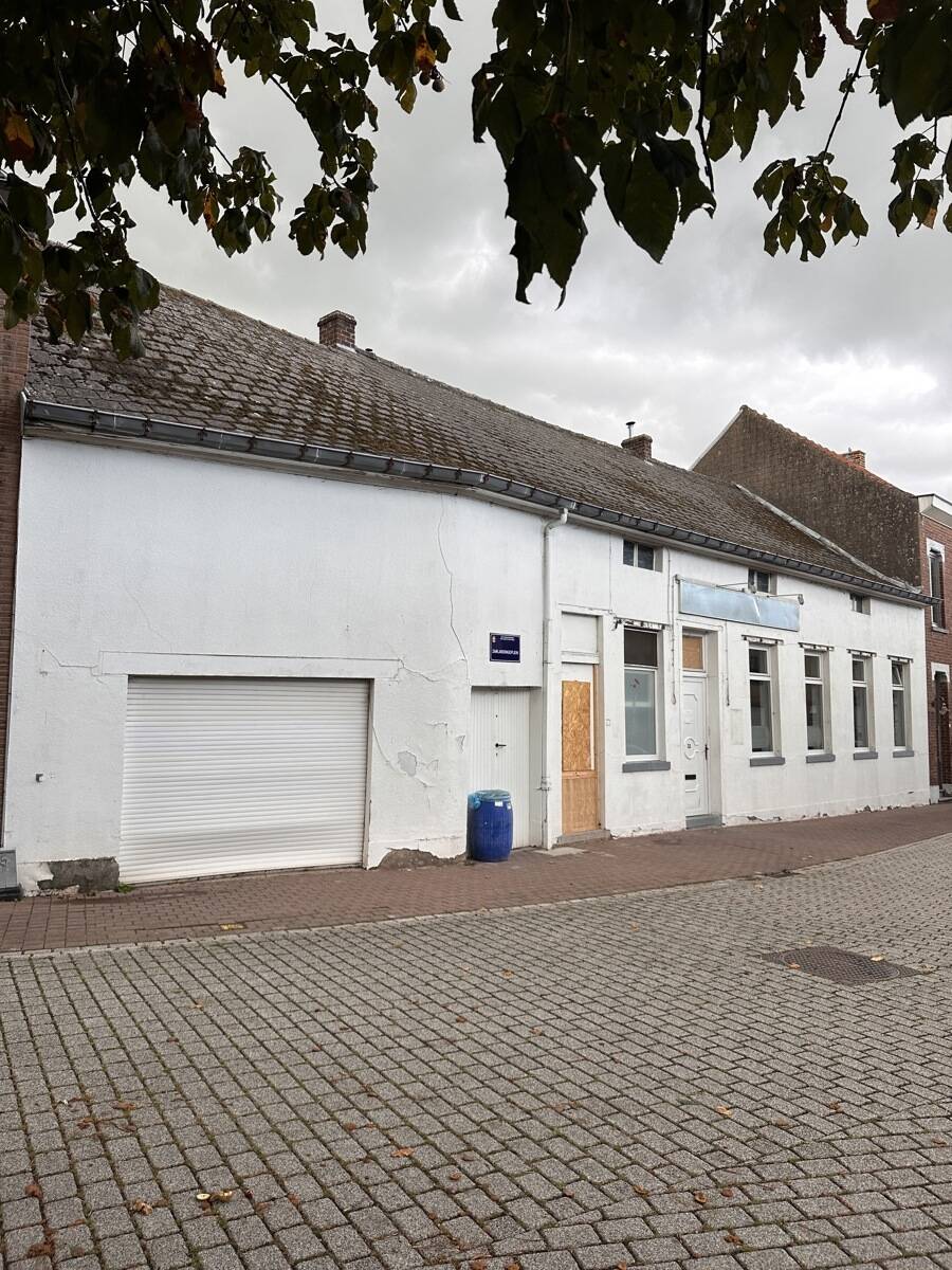 Handelszaak te  koop in Geraardsbergen 9500 215000.00€  slaapkamers 290.00m² - Zoekertje 596041