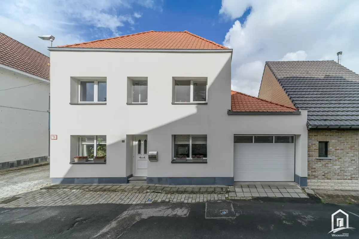 Huis te  koop in Outer 9406 324900.00€ 4 slaapkamers 185.00m² - Zoekertje 596859