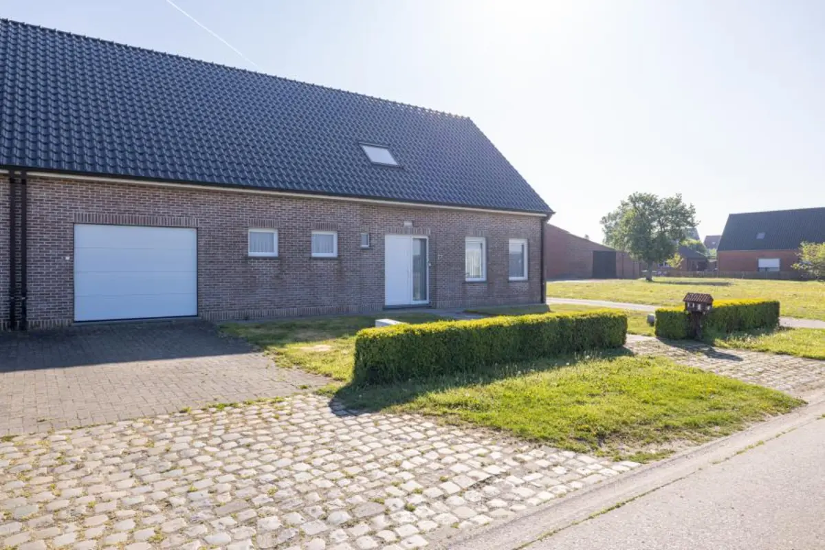 Huis te  koop in Adegem 9991 480000.00€ 3 slaapkamers 300.00m² - Zoekertje 598453