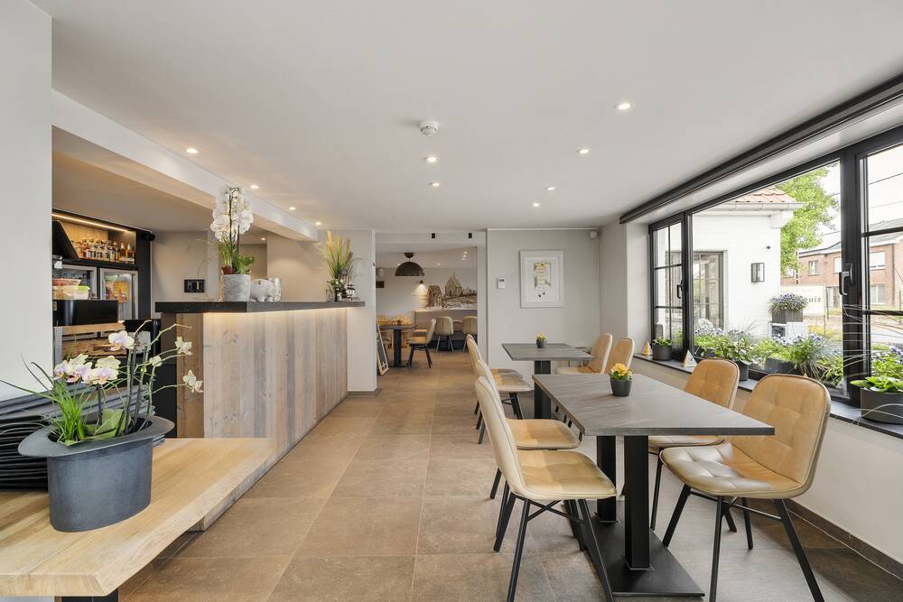 Handelszaak te  koop in Zulte 9870 645000.00€  slaapkamers 1.00m² - Zoekertje 598638