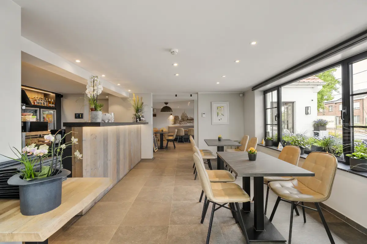 Handelszaak te  koop in Zulte 9870 645000.00€  slaapkamers 1.00m² - Zoekertje 598638