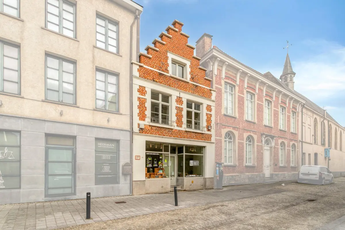 Handelszaak te  in Oudenaarde 9700 320000.00€ 3 slaapkamers 213.00m² - Zoekertje 599390