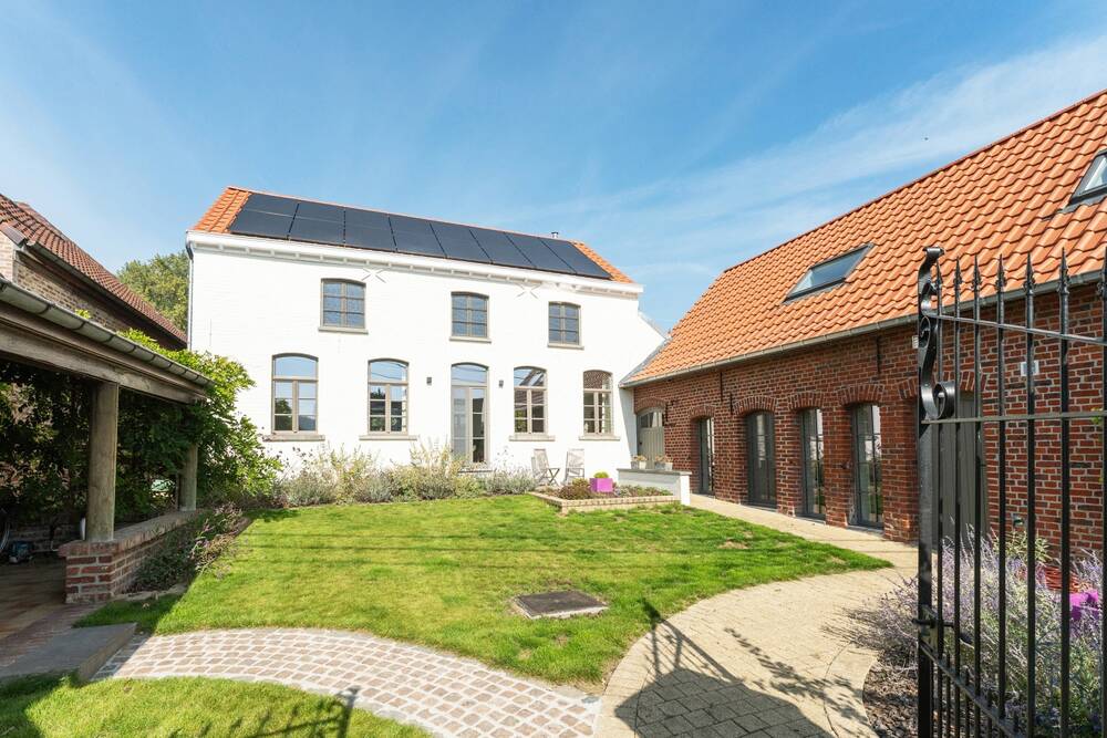 Bungalow te  koop in Sint-Martens-Lierde 9572 895000.00€ 5 slaapkamers 200.00m² - Zoekertje 599971