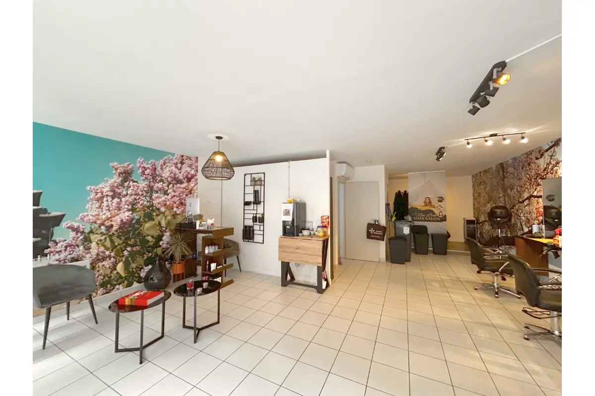 Handelszaak te  koop in Ninove 9400 139000.00€  slaapkamers 75.00m² - Zoekertje 599796