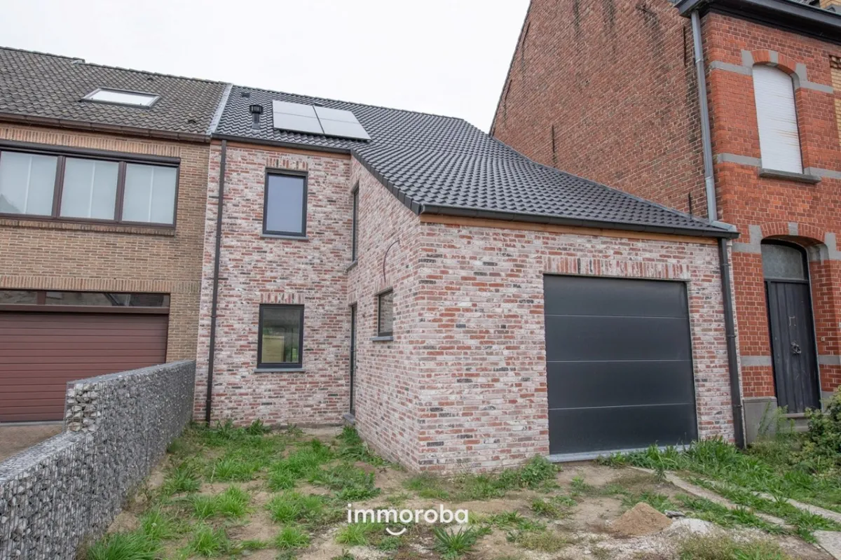 Huis te  huur in Zulte 9870 1295.00€ 4 slaapkamers 250.00m² - Zoekertje 599743