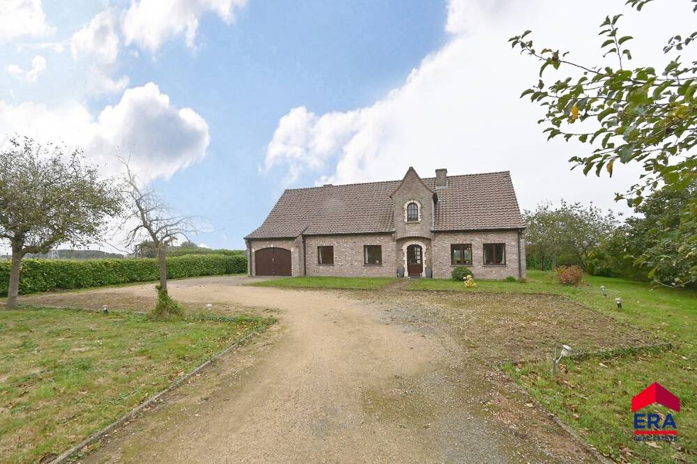 Huis te  koop in Zomergem 9930 649000.00€ 4 slaapkamers 287.00m² - Zoekertje 599718