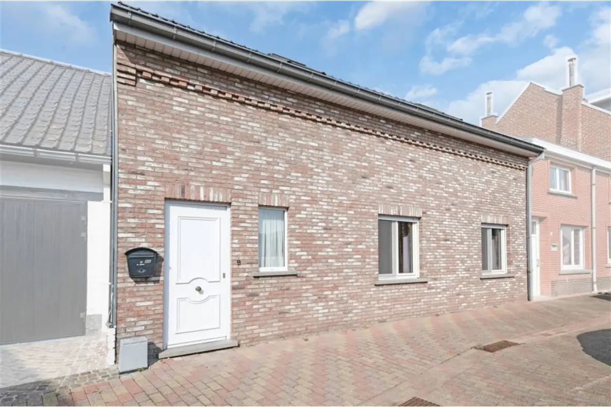 Huis te  koop in Moerbeke 9500 189000.00€ 2 slaapkamers 112.00m² - Zoekertje 600821
