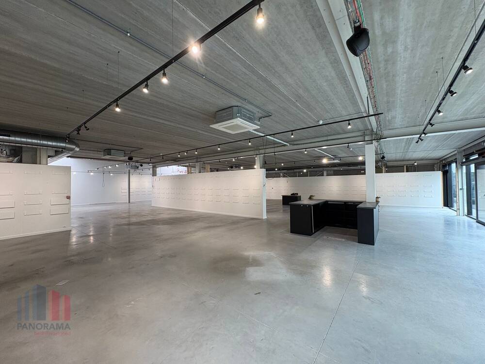 Handelszaak te huur in Lochristi 9080 8800.00€ slaapkamers 768.00m² - Zoekertje 600327