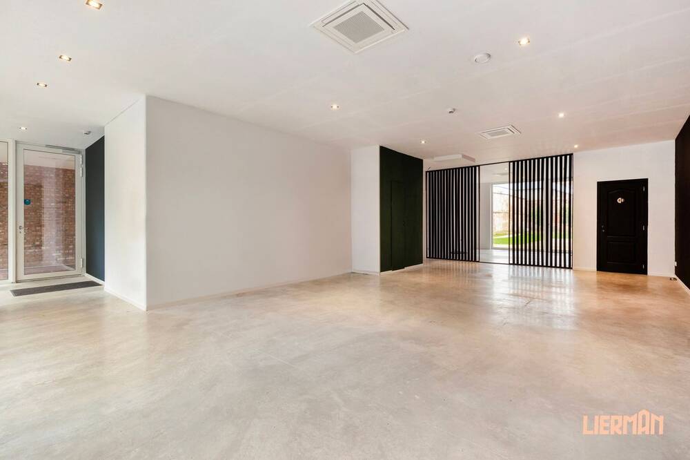 Handelszaak te huur in Aalst 9300 1350.00€ slaapkamers m² - Zoekertje 601070