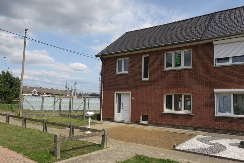 Huis te  huur in Denderleeuw 9470 1300.00€ 3 slaapkamers 114.00m² - Zoekertje 601177
