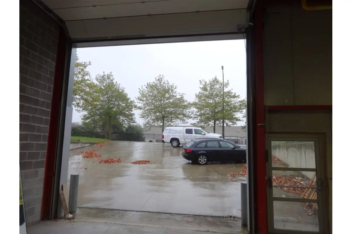 Handelszaak te  huur in Ronse 9600 4500.00€  slaapkamers m² - Zoekertje 602600