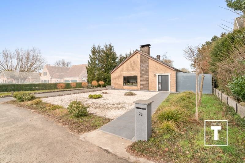 Huis te  koop in Steenhuize-Wijnhuize 9550 499000.00€ 3 slaapkamers 204.00m² - Zoekertje 602016