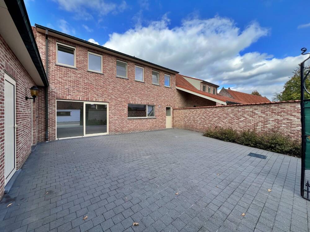 Huis te  huur in Lovendegem 9920 1100.00€ 3 slaapkamers 198.00m² - Zoekertje 603170