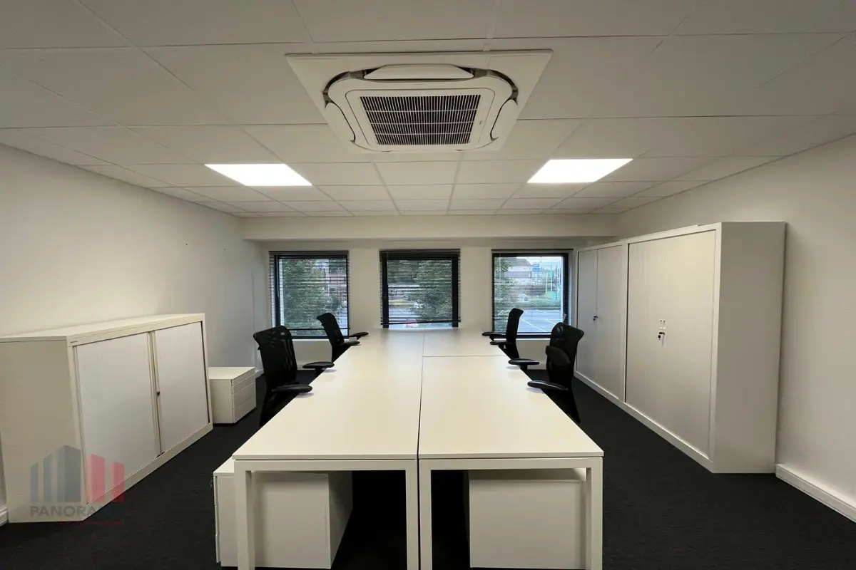 Handelszaak te huur in Lochristi 9080 1300.00€ slaapkamers 30.00m² - Zoekertje 604208