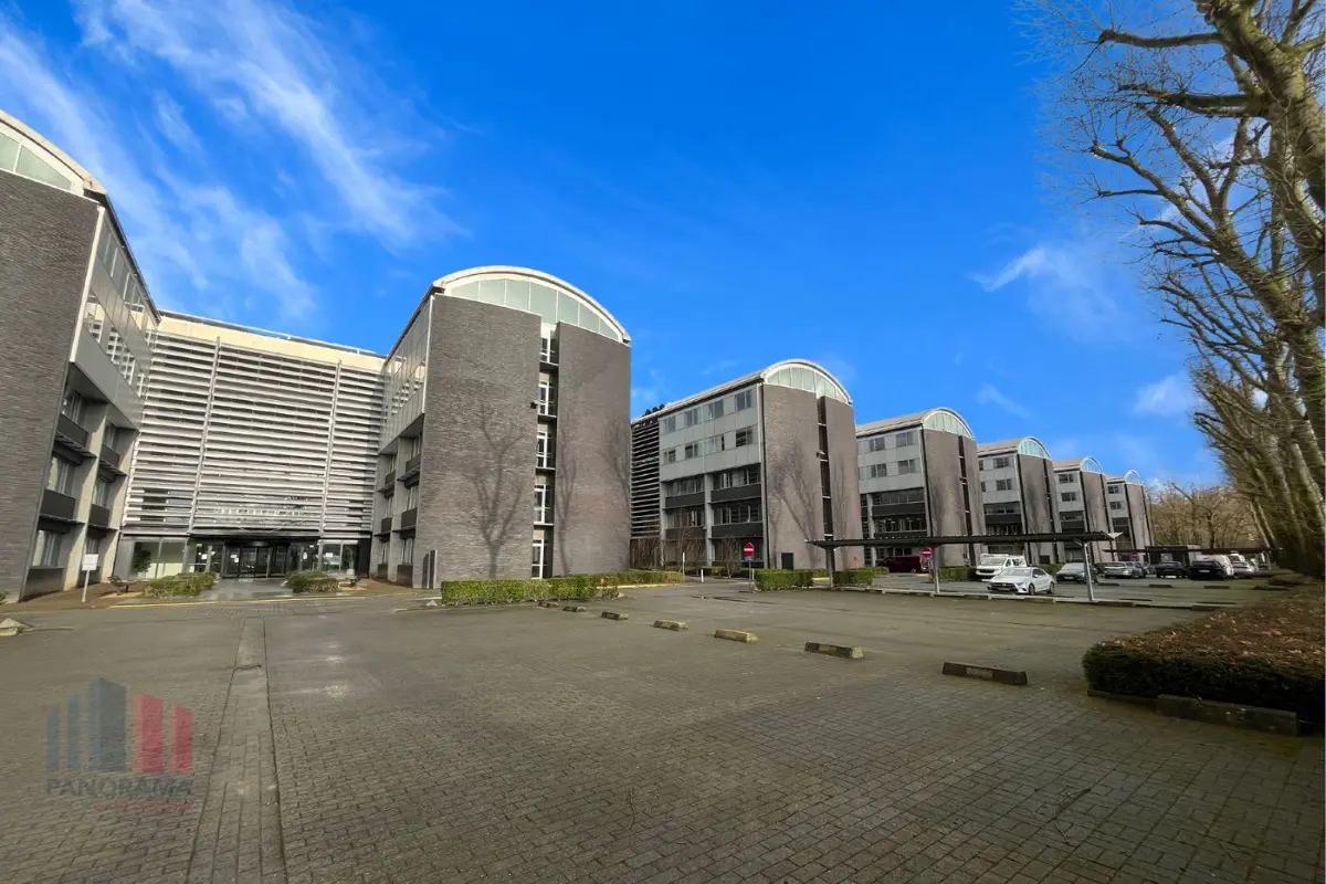 Handelszaak te  huur in Merelbeke 9820 4960.00€  slaapkamers 384.00m² - Zoekertje 604213