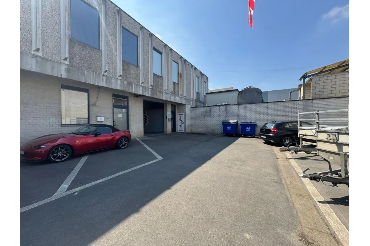 Handelszaak te  huur in Haaltert 9450 1200.00€  slaapkamers m² - Zoekertje 606039