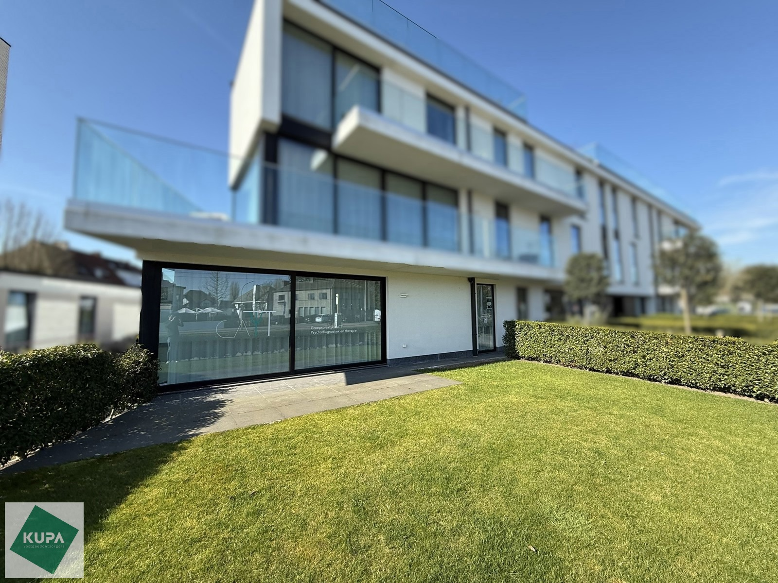 Handelszaak te  huur in Gentbrugge 9050 1590.00€  slaapkamers 121.00m² - Zoekertje 605283