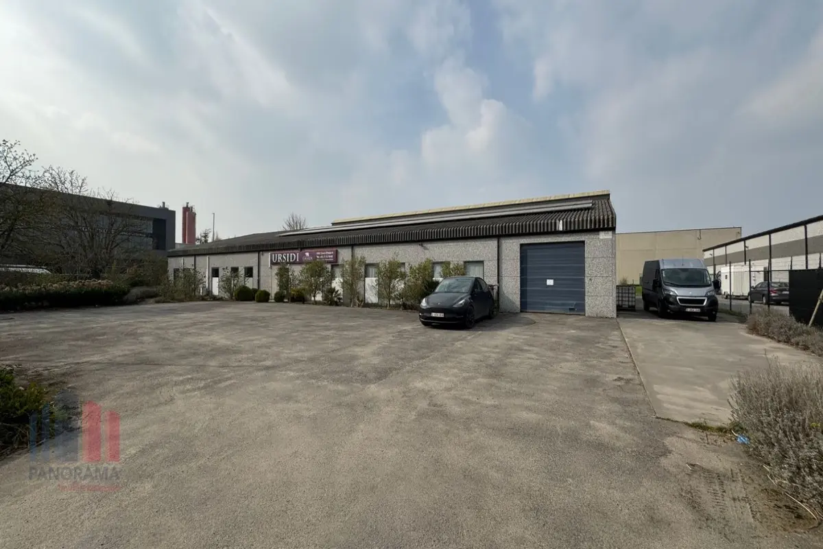 Handelszaak te  koop in Lebbeke 9280 750000.00€  slaapkamers 737.00m² - Zoekertje 606299